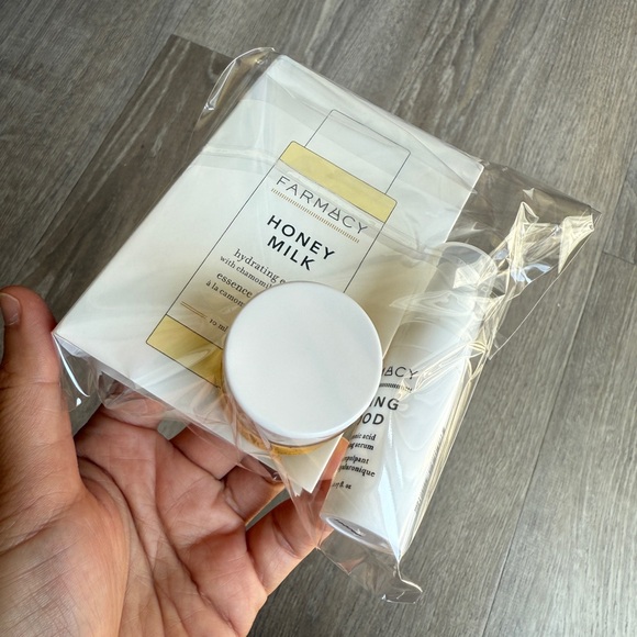 Farmacy~ travel size skincare set ~ New - Picture 1 of 5
